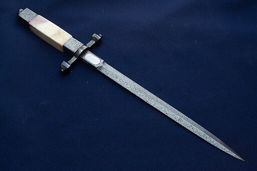 A dagger inspired by a navy sword wz.24