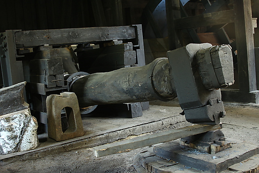 The first forging of a bulat steel on a water hammer.